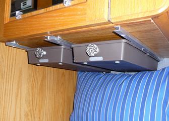 Drawers mounting